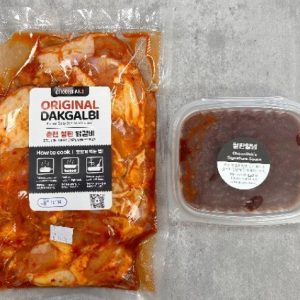 [춘닭] 춘천 철판닭갈비 900g + 양념<div id="product-title-en">[Choondak] Chuncheon Iron Plate Dakgalbi 900g + Sauce</div>